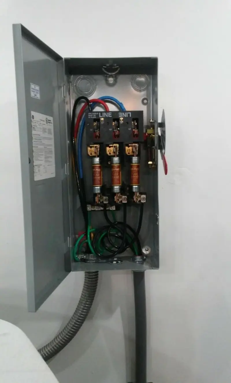 Three-phase disconnect switch installed for Smoke Detector Installation in Doffing